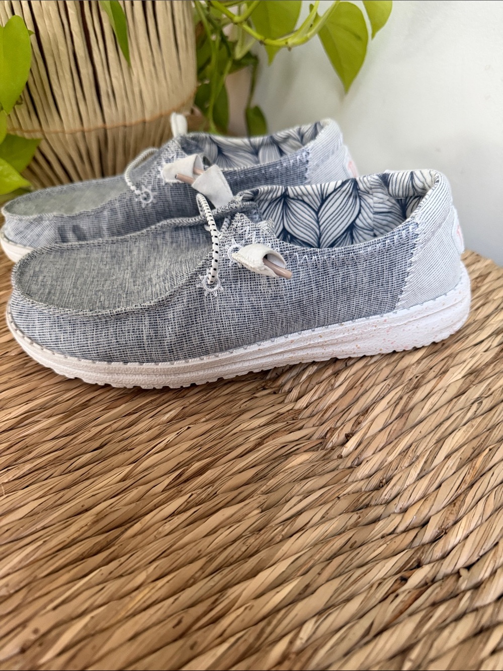Hey Dude Women’s Wendy Light Gray Slip-On Shoes With White Sole Size 6